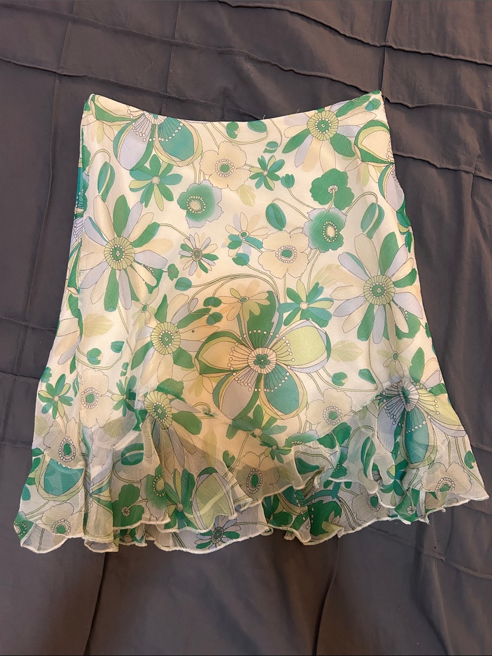 Vintage Laundry By Shelli Segal Green Floral A-Line Skirt with Ruffle Hem